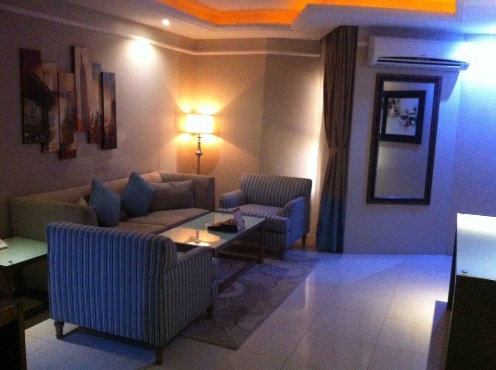 אל הדא Al Muhaidb Residence For Chalets And Holidays Homes מראה חיצוני תמונה